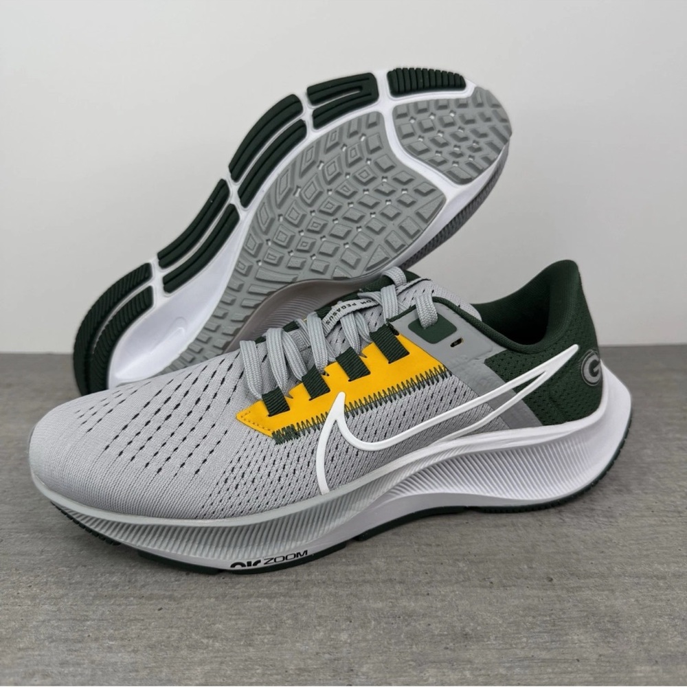 NWOT Green Bay Packers Nike Gray Zoom Pegasus 38 Running Shoe. Men’s 9.5